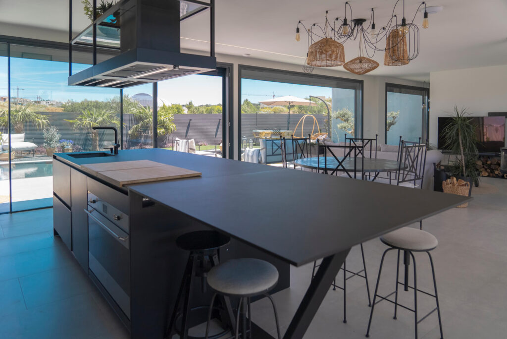 isla negra de la cocina