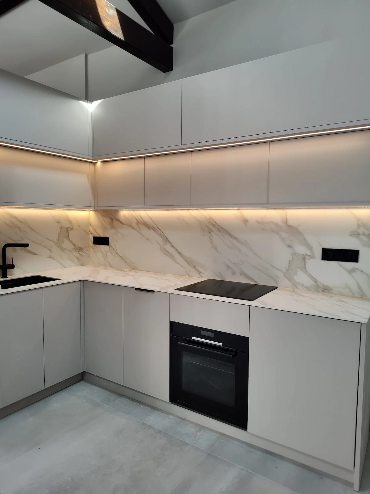 cocina en forma de L en torrelodones