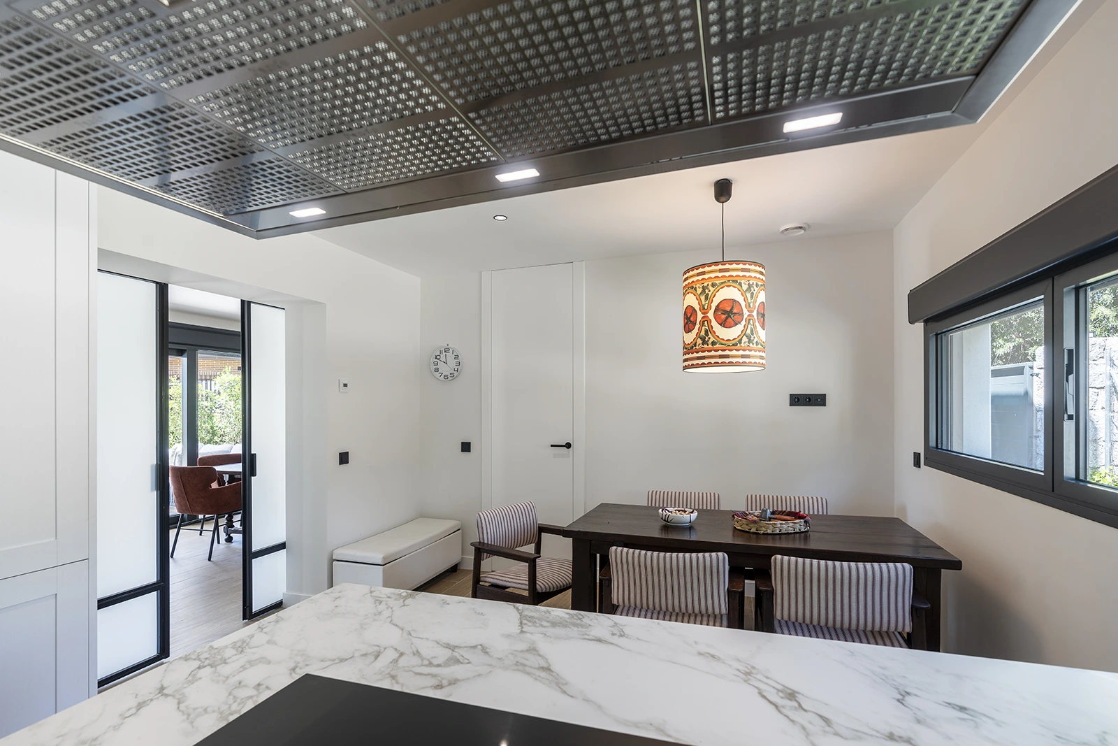 COCINA EN U BLANCA STUDIO DROMMEN (3)