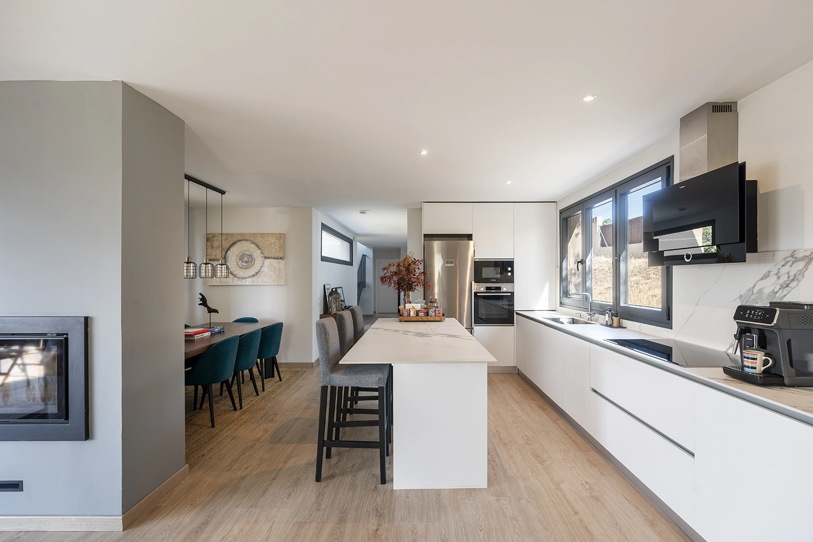 cocina moderna en L Valdemorillo